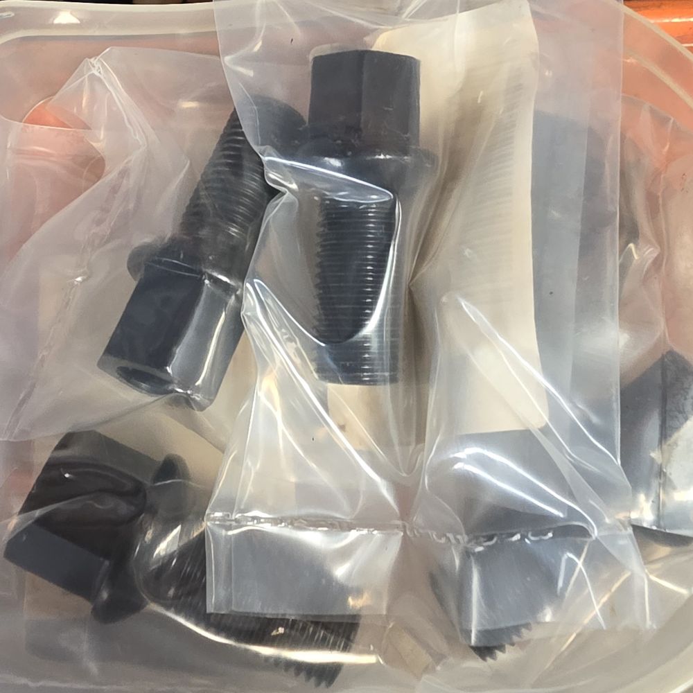 Original Audi wheel bolts M14 x 1.5 in black finish
