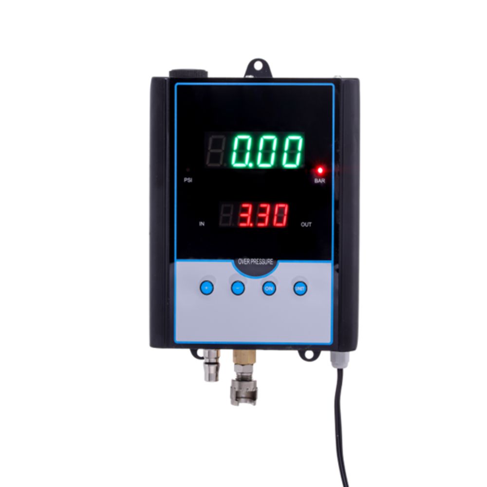 DP-Q03 compact LED tire inflator with digital screen and control buttons