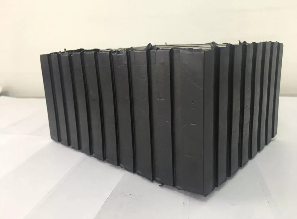 Heavy-duty rubber block with diamond anti-slip pattern